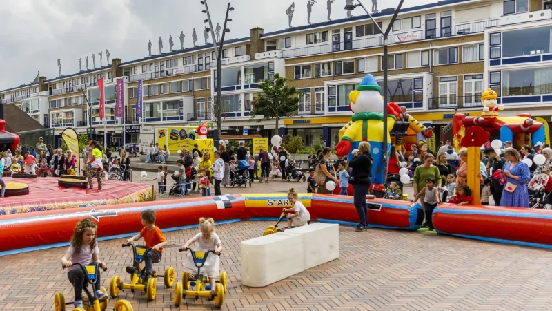 kids-play-2024-4_196396112